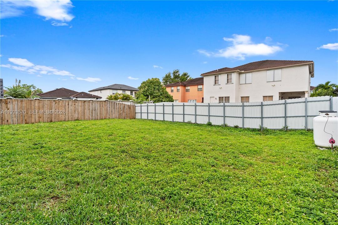 Active With Contract: $965,000 (4 beds, 4 baths, 2878 Square Feet)