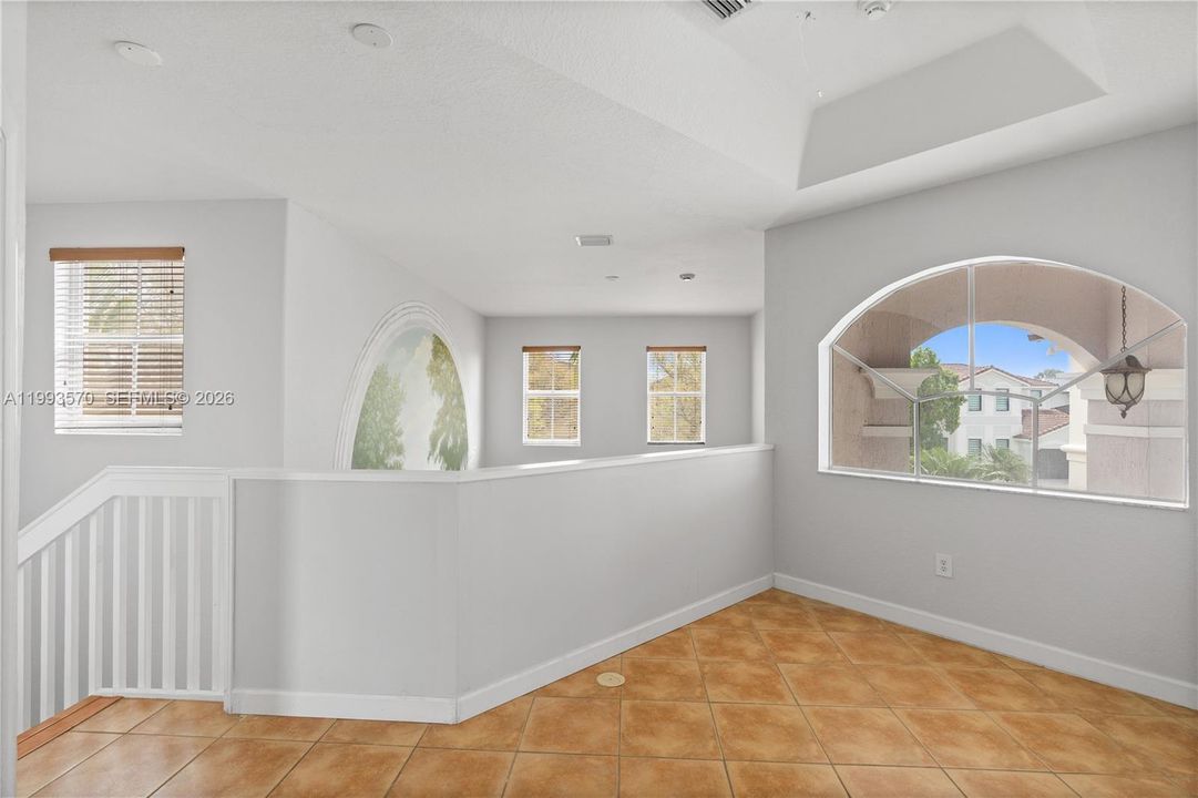 Active With Contract: $965,000 (4 beds, 4 baths, 2878 Square Feet)