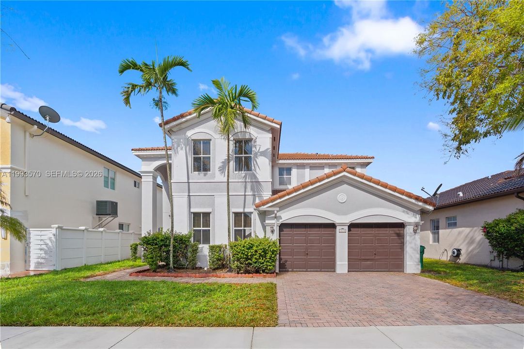 Active With Contract: $965,000 (4 beds, 4 baths, 2878 Square Feet)