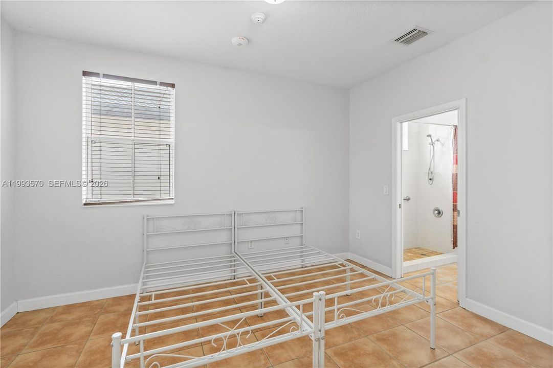 Active With Contract: $965,000 (4 beds, 4 baths, 2878 Square Feet)