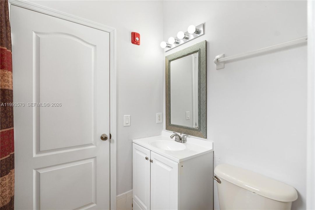Active With Contract: $965,000 (4 beds, 4 baths, 2878 Square Feet)