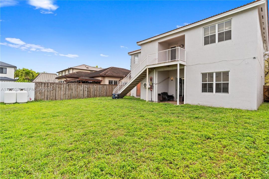 Active With Contract: $965,000 (4 beds, 4 baths, 2878 Square Feet)