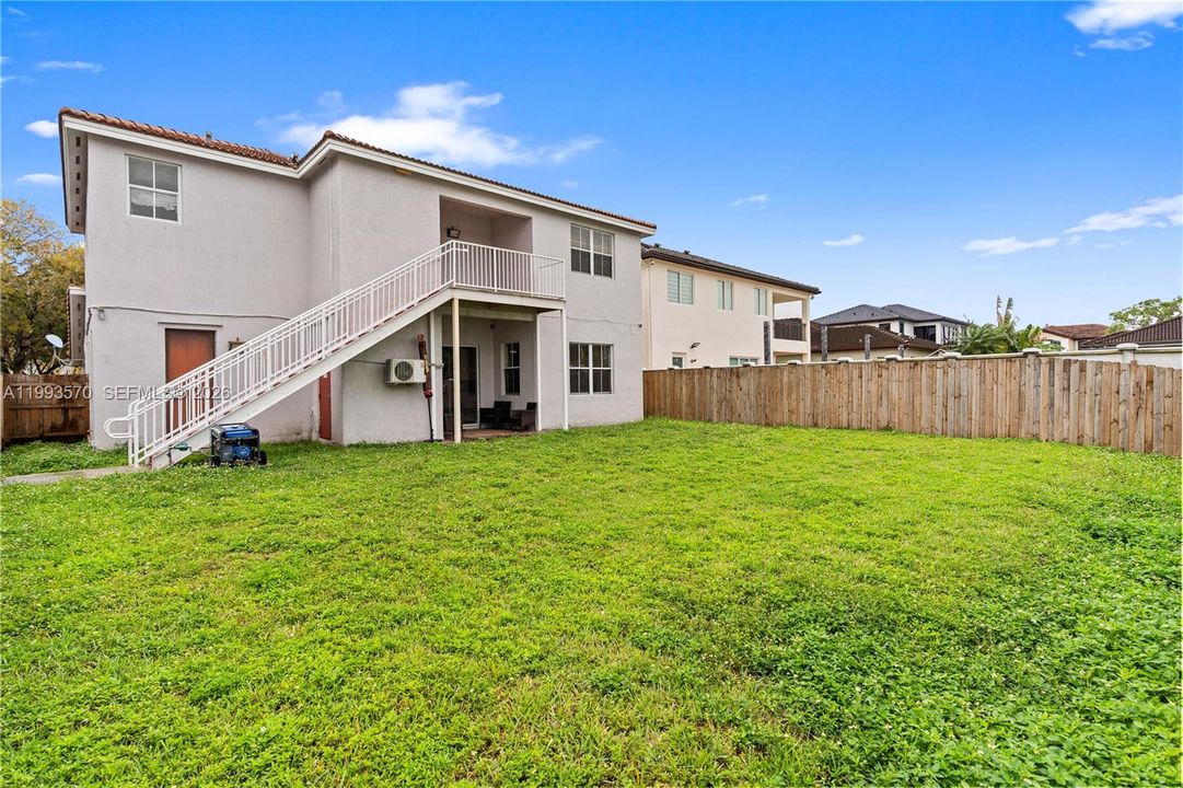 Active With Contract: $965,000 (4 beds, 4 baths, 2878 Square Feet)