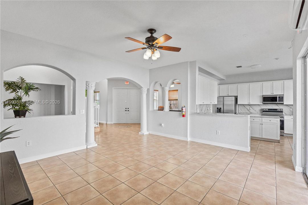 Active With Contract: $965,000 (4 beds, 4 baths, 2878 Square Feet)