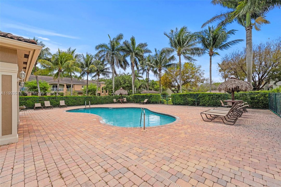 Vendido Recientemente: $374,999 (3 camas, 2 baños, 1991 Pies cuadrados)