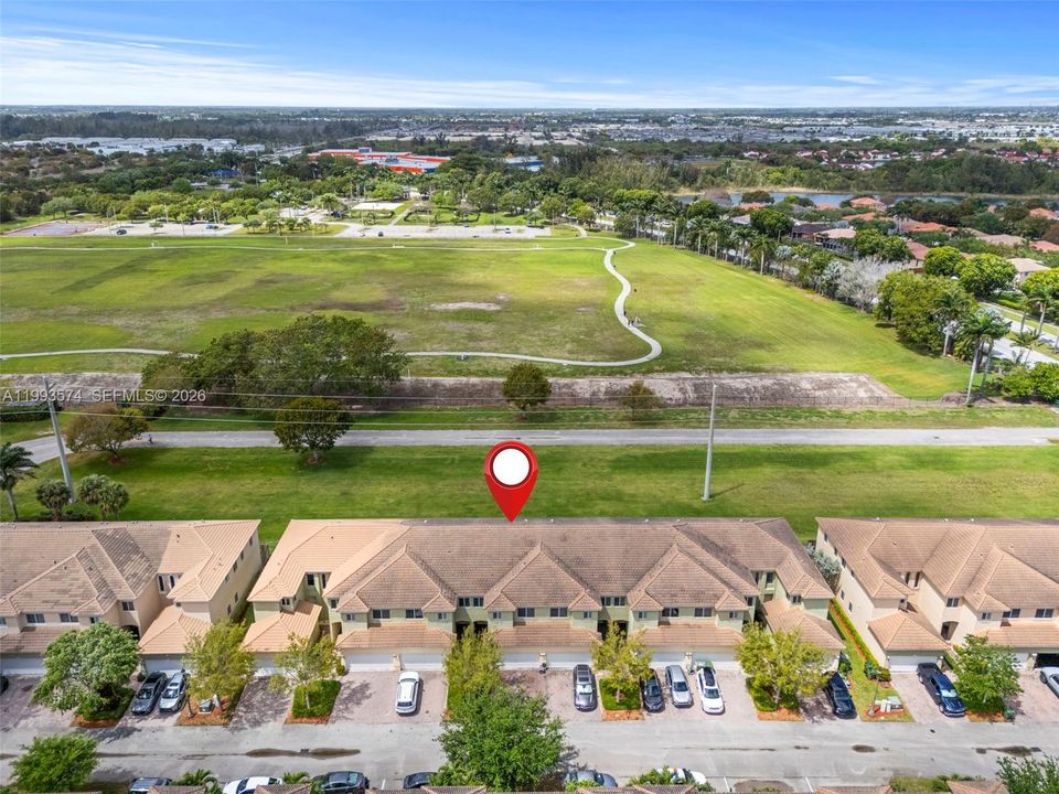 Vendido Recientemente: $374,999 (3 camas, 2 baños, 1991 Pies cuadrados)