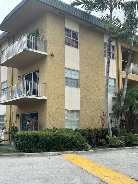 На продажу: $250,000 (2 спален, 1 ванн, 901 Квадратных фут)