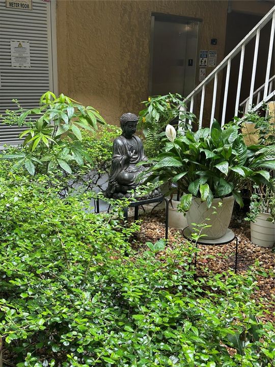 На продажу: $250,000 (2 спален, 1 ванн, 901 Квадратных фут)