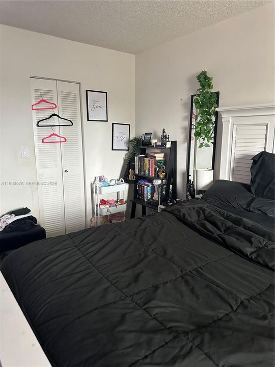 На продажу: $250,000 (2 спален, 1 ванн, 901 Квадратных фут)