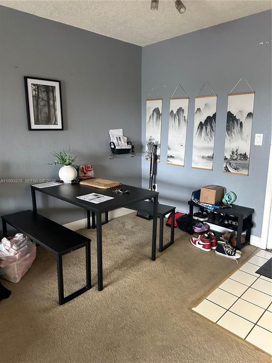 На продажу: $250,000 (2 спален, 1 ванн, 901 Квадратных фут)