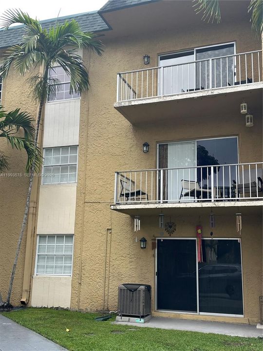 На продажу: $250,000 (2 спален, 1 ванн, 901 Квадратных фут)