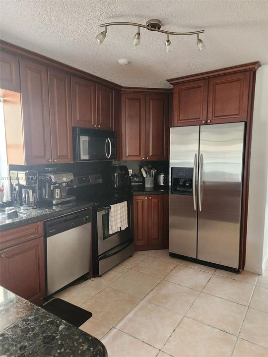 Recently Rented: $4,100 (4 beds, 2 baths, 1692 Square Feet)