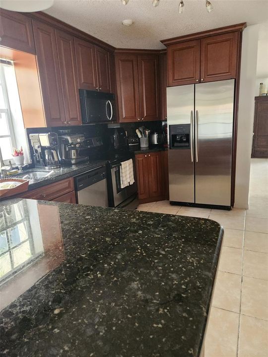 Recently Rented: $4,100 (4 beds, 2 baths, 1692 Square Feet)