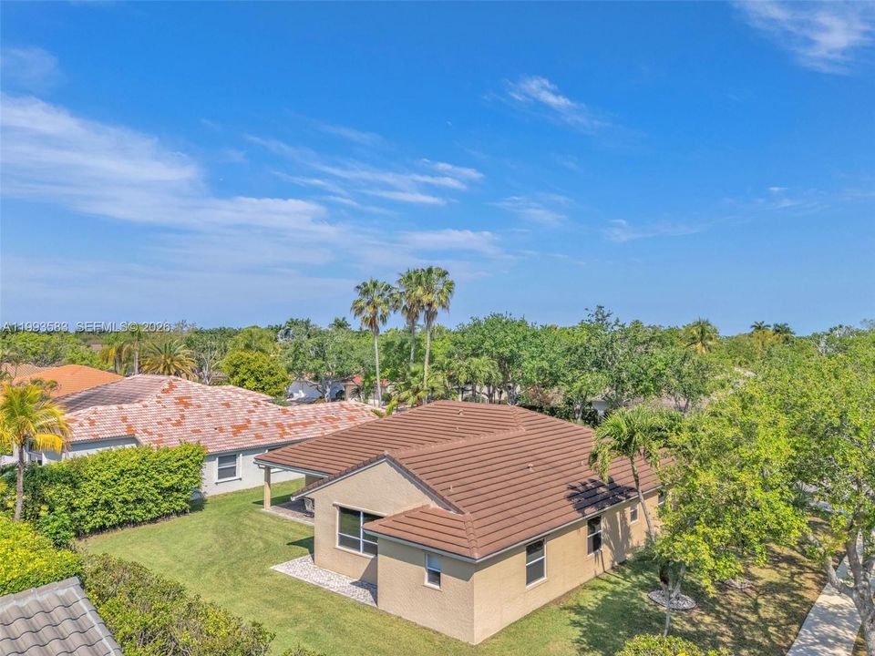 Active With Contract: $999,999 (4 beds, 3 baths, 2652 Square Feet)