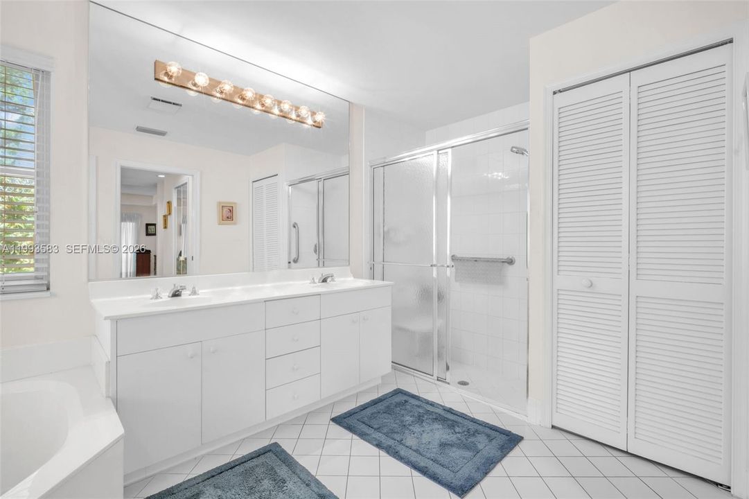 Active With Contract: $999,999 (4 beds, 3 baths, 2652 Square Feet)