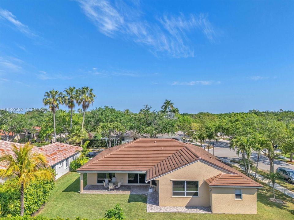 Active With Contract: $999,999 (4 beds, 3 baths, 2652 Square Feet)