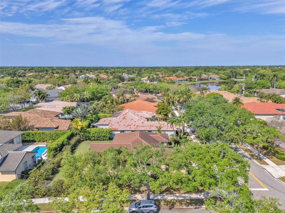Active With Contract: $999,999 (4 beds, 3 baths, 2652 Square Feet)