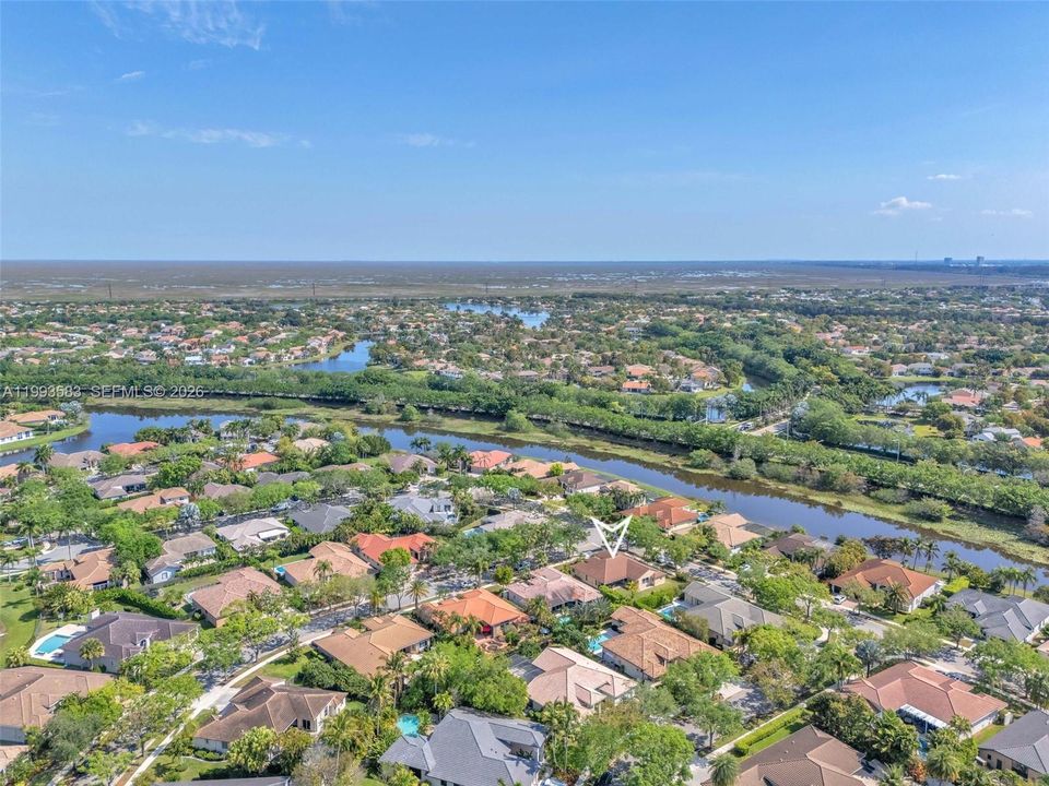 Active With Contract: $999,999 (4 beds, 3 baths, 2652 Square Feet)