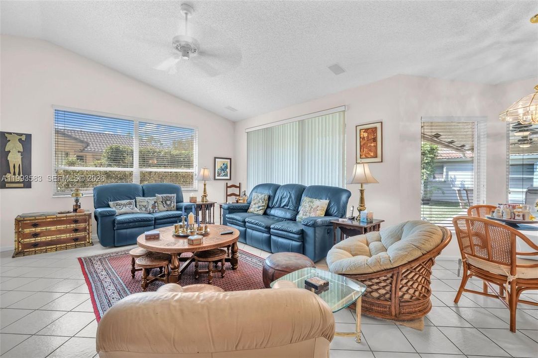 Active With Contract: $999,999 (4 beds, 3 baths, 2652 Square Feet)