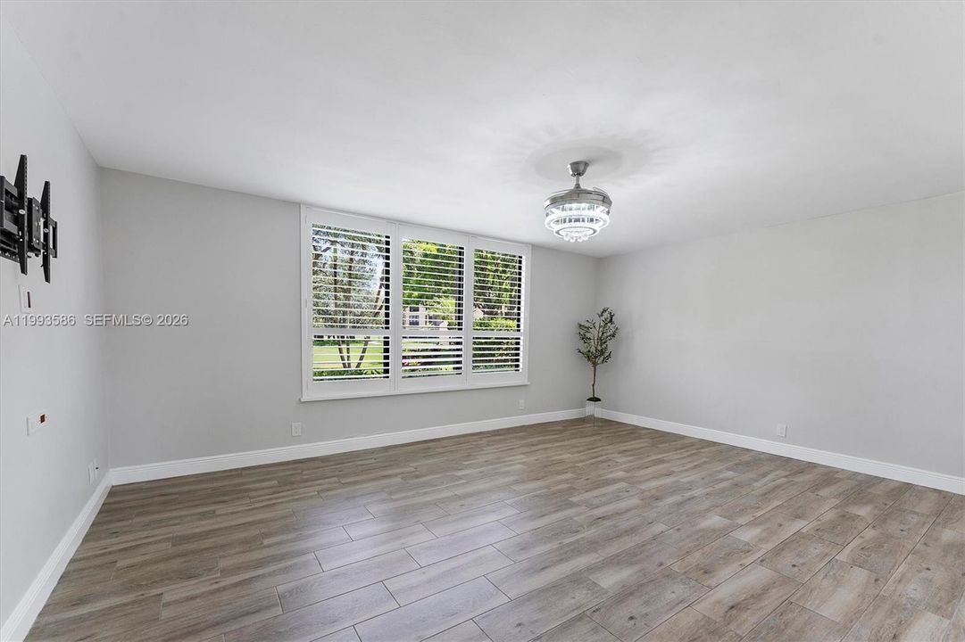For Sale: $379,000 (3 beds, 2 baths, 1870 Square Feet)