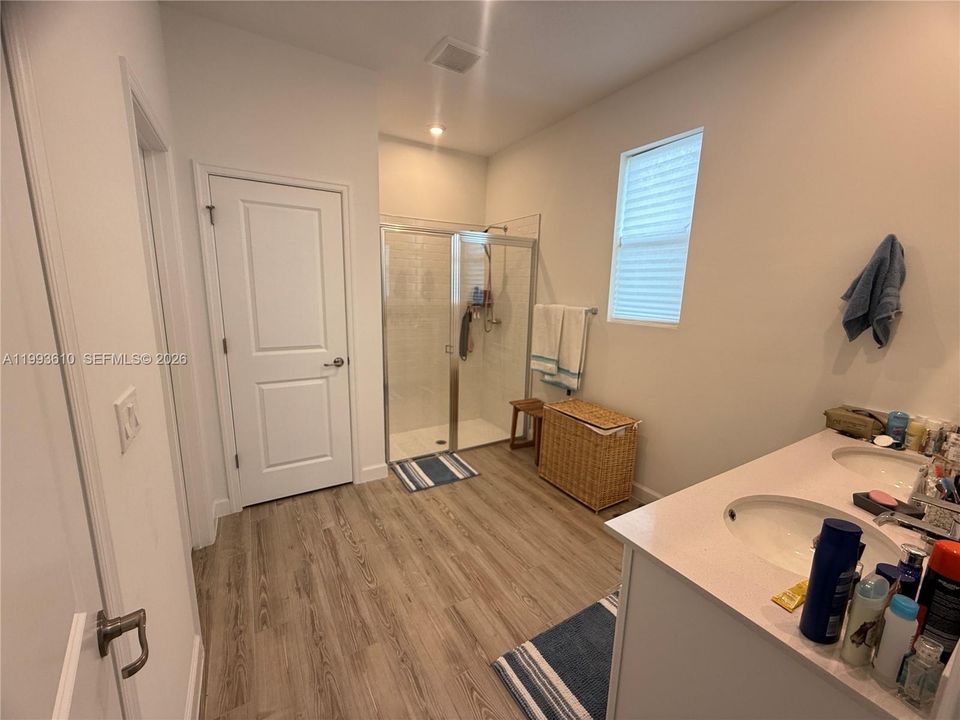 For Sale: $485,000 (4 beds, 2 baths, 2209 Square Feet)