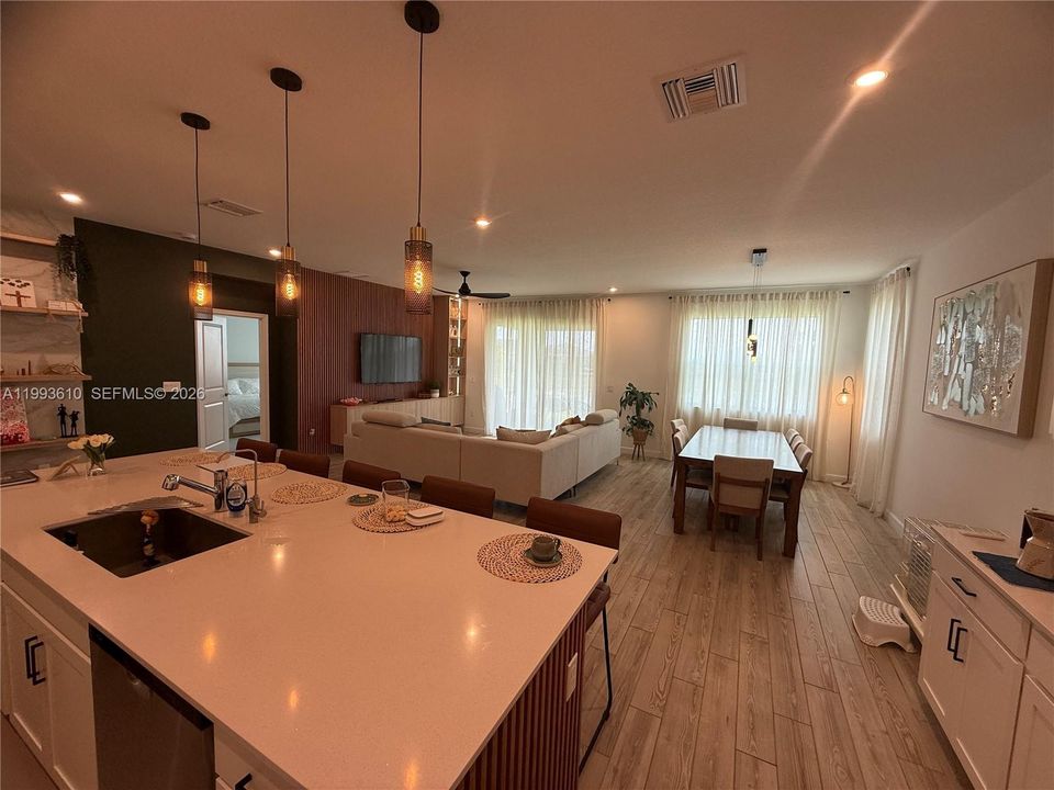 For Sale: $485,000 (4 beds, 2 baths, 2209 Square Feet)