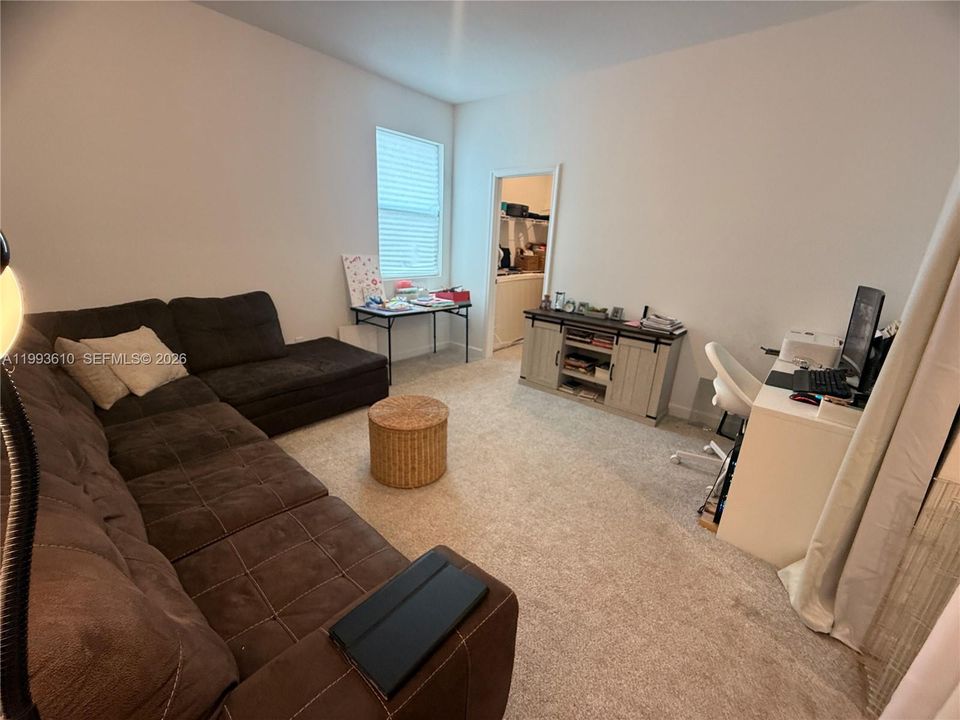 For Sale: $485,000 (4 beds, 2 baths, 2209 Square Feet)