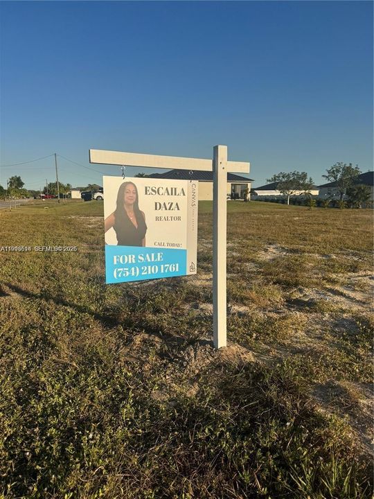 En Venta: $49,999 (0.23 acres)