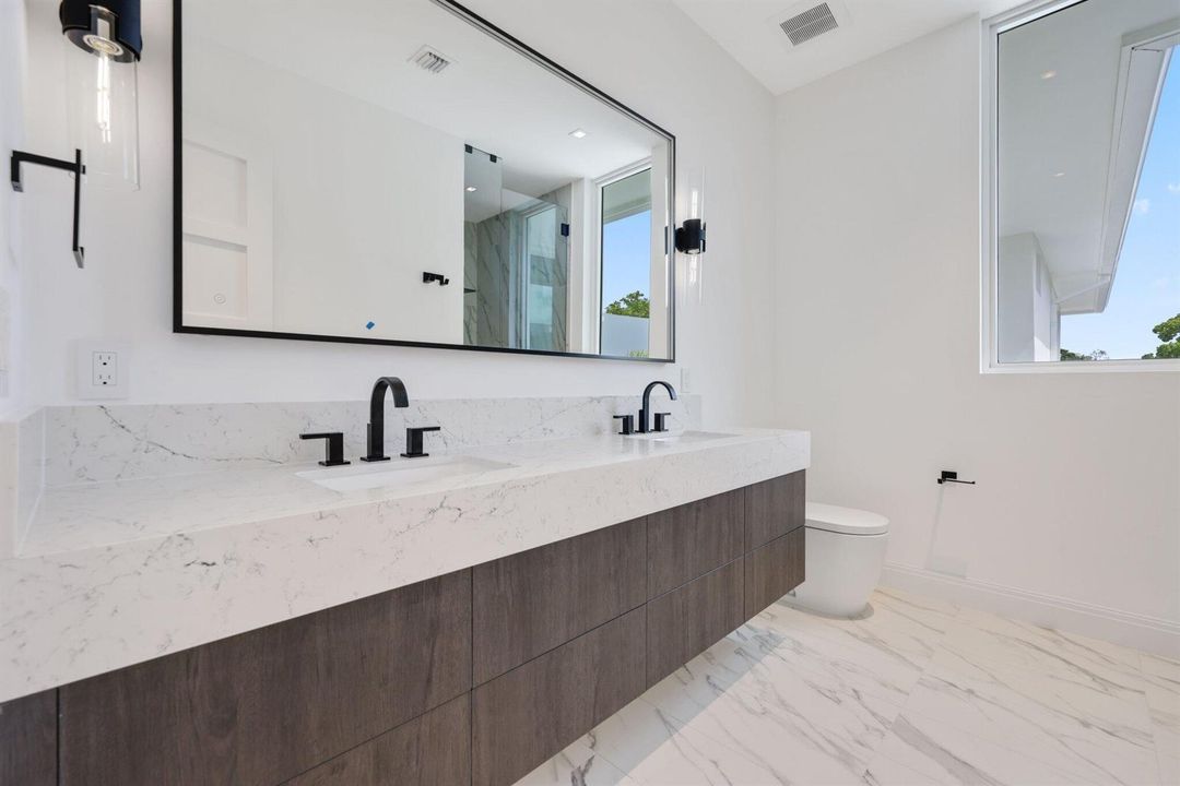 Lot 7 - 61.jpg-SMALL