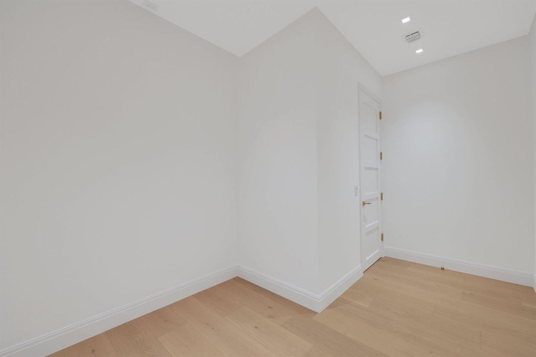 Lot 7 - 58.jpg-SMALL