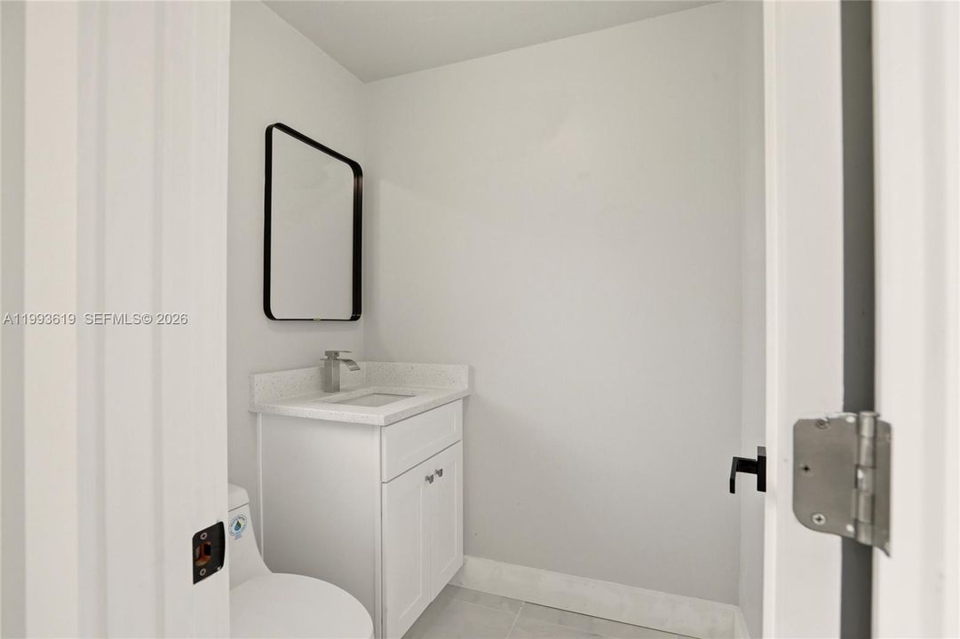 For Sale: $305,000 (3 beds, 2 baths, 1723 Square Feet)