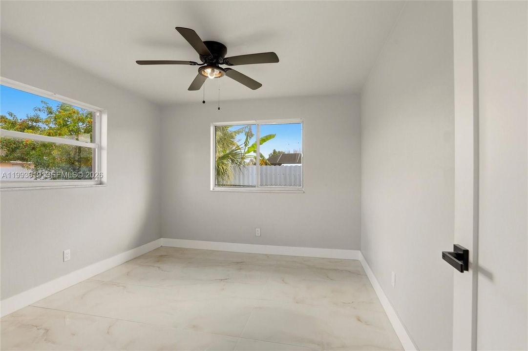 For Sale: $305,000 (3 beds, 2 baths, 1723 Square Feet)