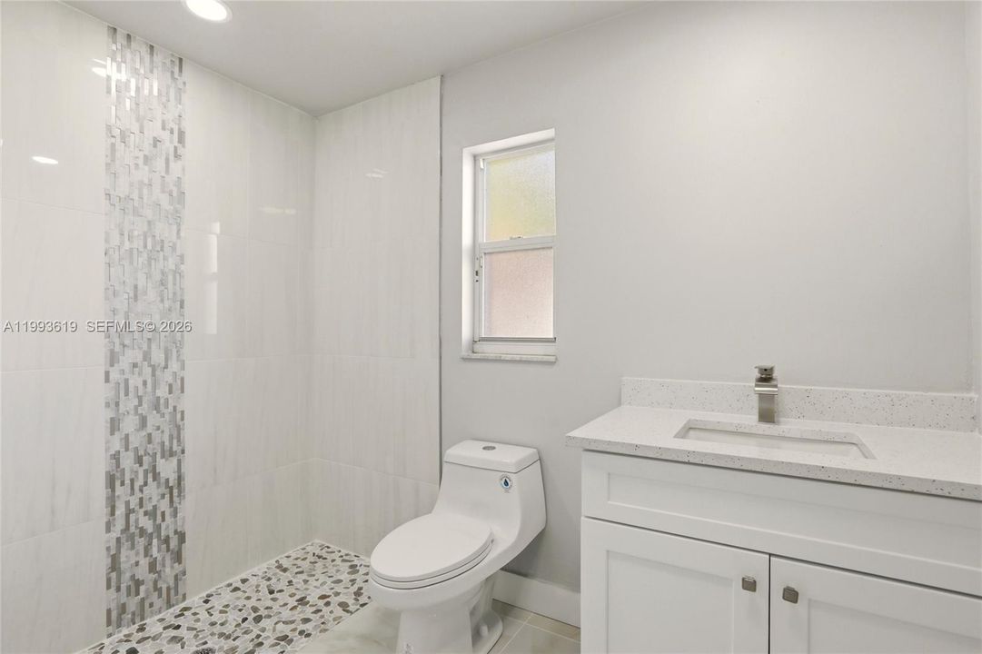 For Sale: $305,000 (3 beds, 2 baths, 1723 Square Feet)