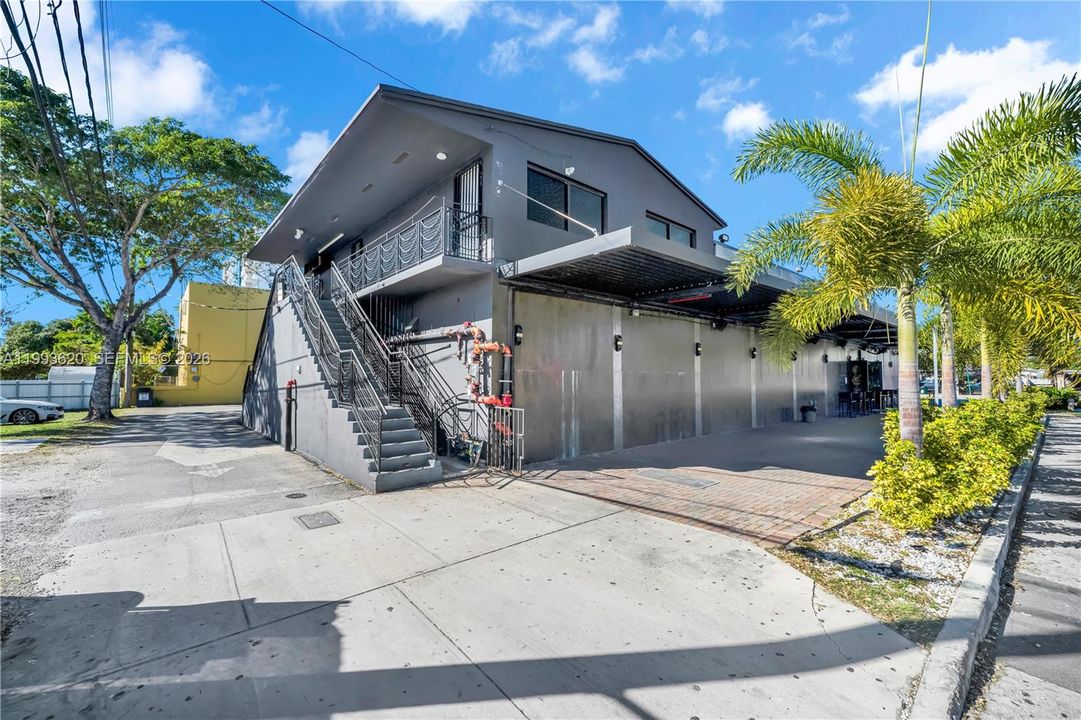 SECOND FLOOR 2/1 APARTMENT