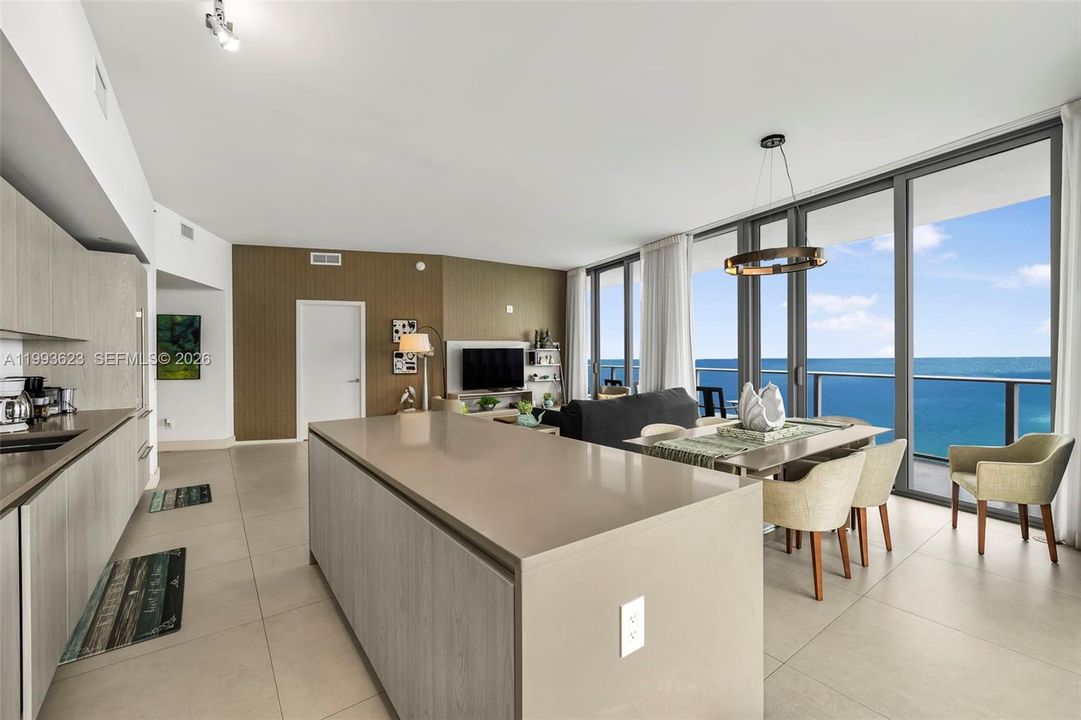En Venta: $1,799,000 (3 camas, 3 baños, 1752 Pies cuadrados)