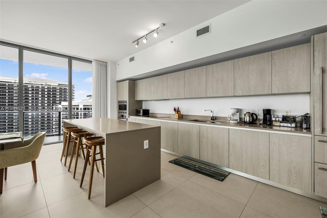 En Venta: $1,799,000 (3 camas, 3 baños, 1752 Pies cuadrados)