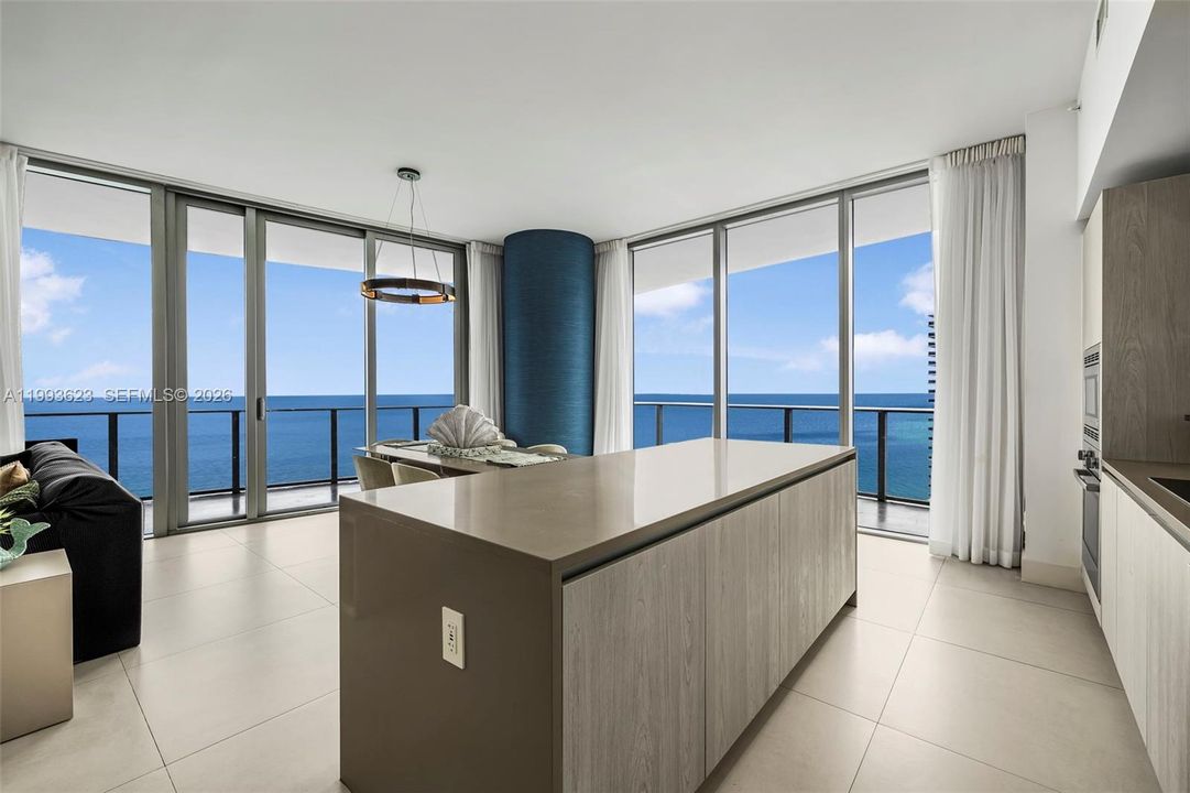 En Venta: $1,799,000 (3 camas, 3 baños, 1752 Pies cuadrados)