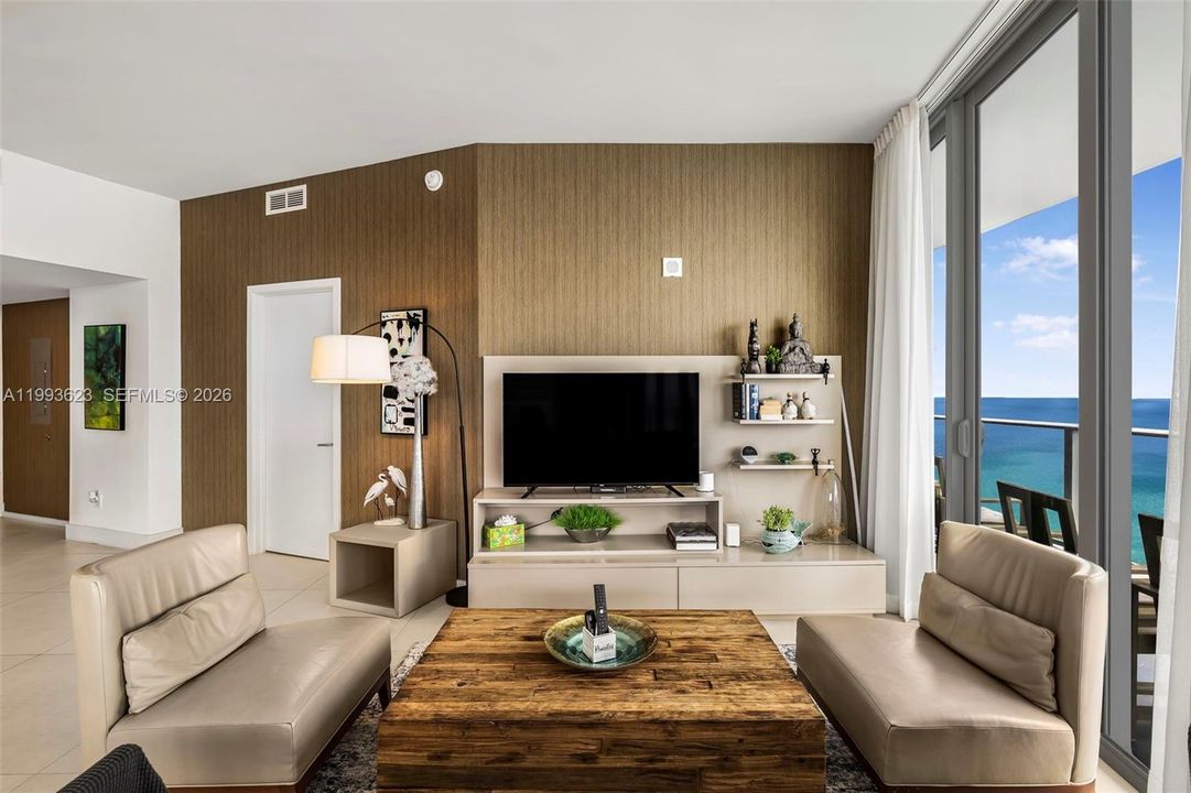 En Venta: $1,799,000 (3 camas, 3 baños, 1752 Pies cuadrados)