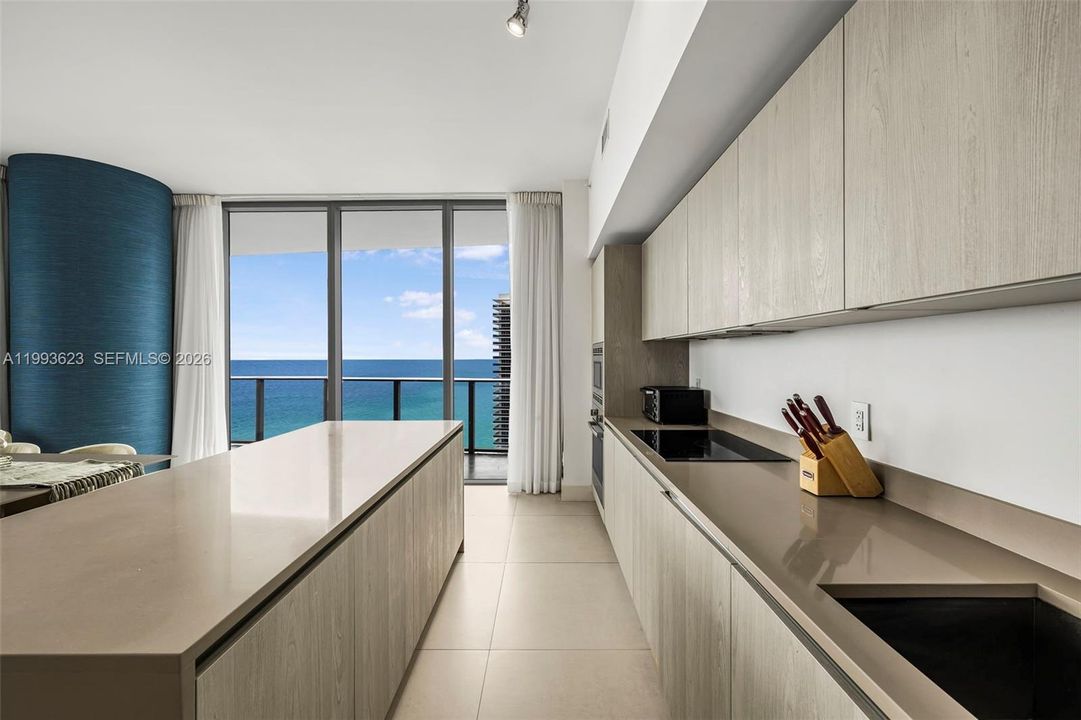 En Venta: $1,799,000 (3 camas, 3 baños, 1752 Pies cuadrados)