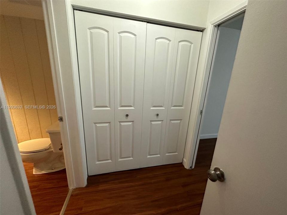 На продажу: $330,000 (1 спален, 1 ванн, 907 Квадратных фут)