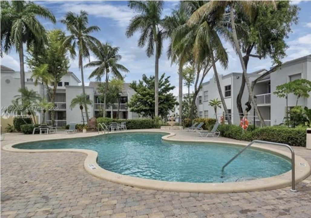 На продажу: $330,000 (1 спален, 1 ванн, 907 Квадратных фут)