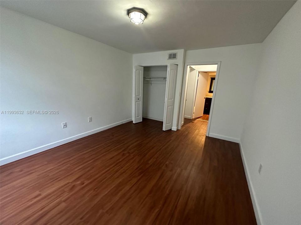 На продажу: $330,000 (1 спален, 1 ванн, 907 Квадратных фут)