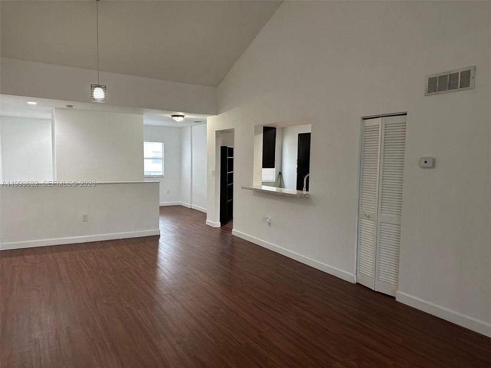 На продажу: $330,000 (1 спален, 1 ванн, 907 Квадратных фут)