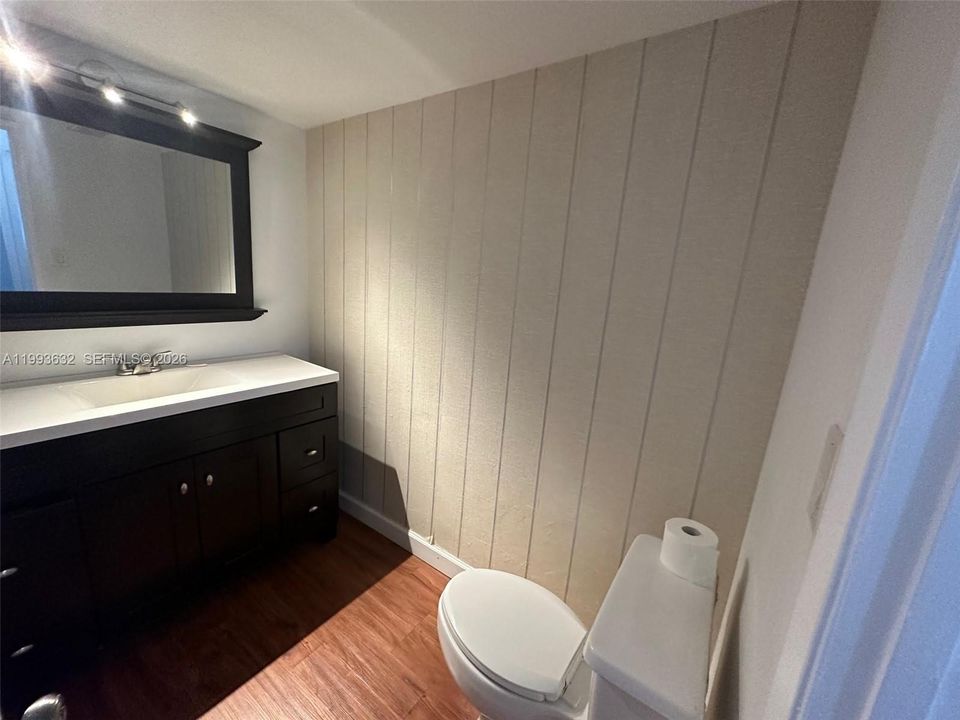 На продажу: $330,000 (1 спален, 1 ванн, 907 Квадратных фут)