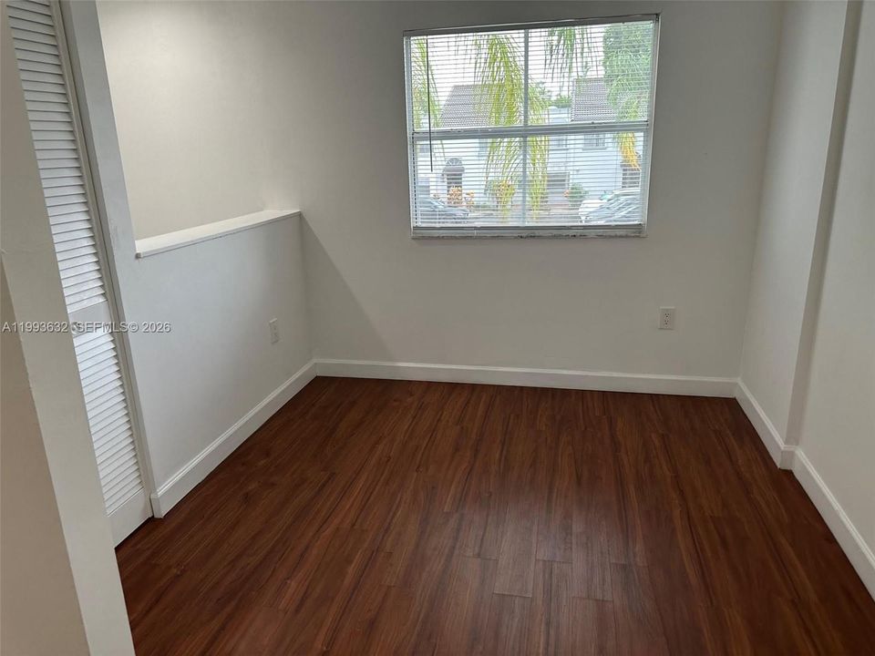 На продажу: $330,000 (1 спален, 1 ванн, 907 Квадратных фут)