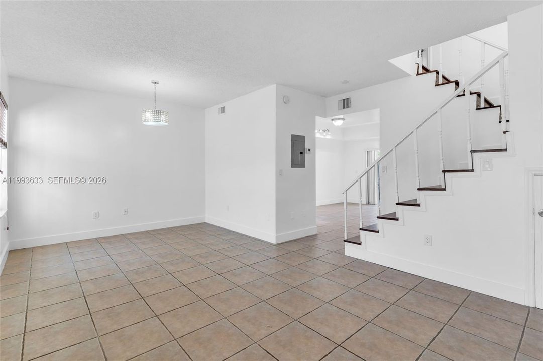 En Renta: $3,100 (3 camas, 2 baños, 1380 Pies cuadrados)