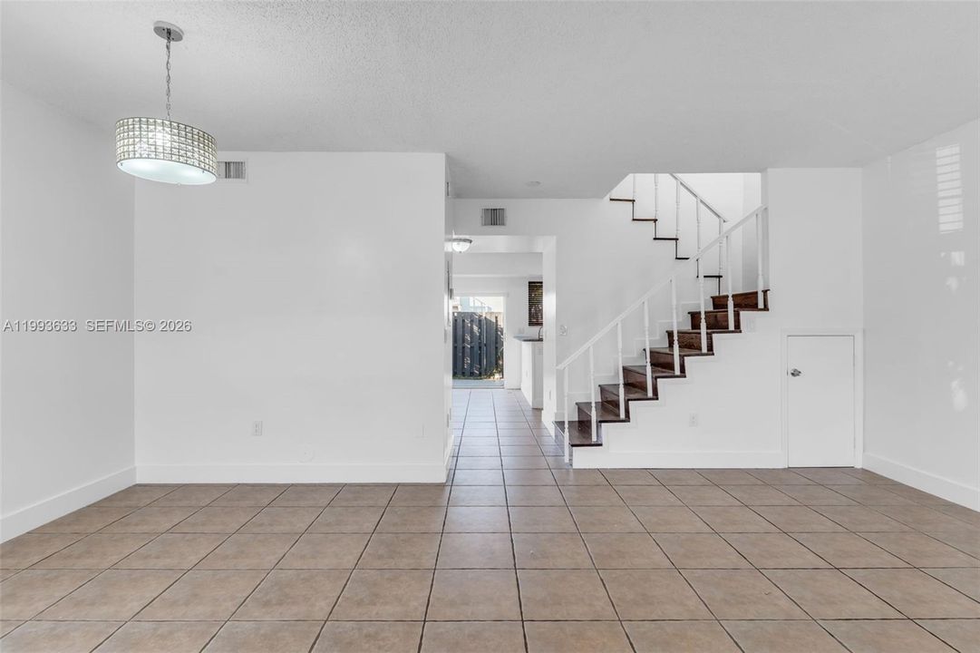 En Renta: $3,100 (3 camas, 2 baños, 1380 Pies cuadrados)