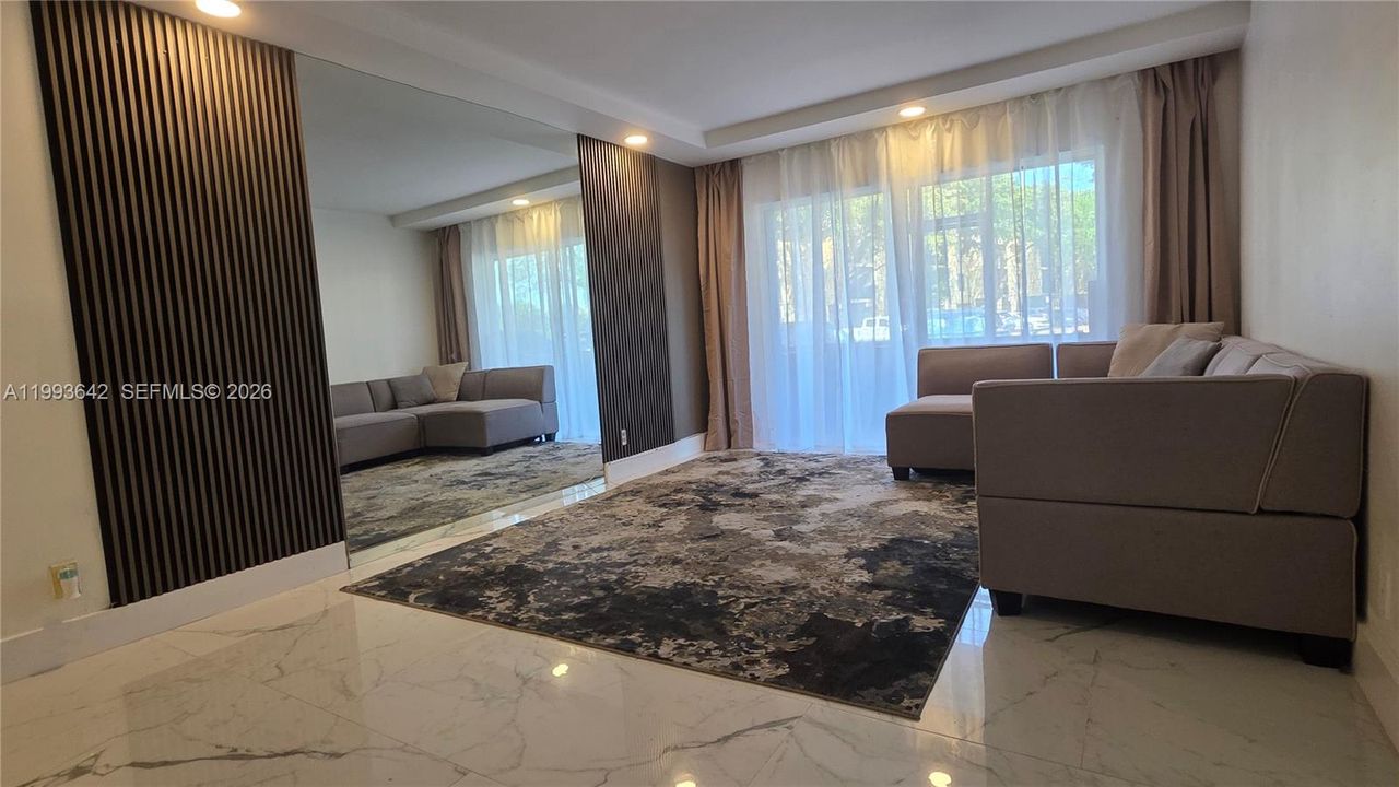 На продажу: $257,000 (2 спален, 2 ванн, 936 Квадратных фут)