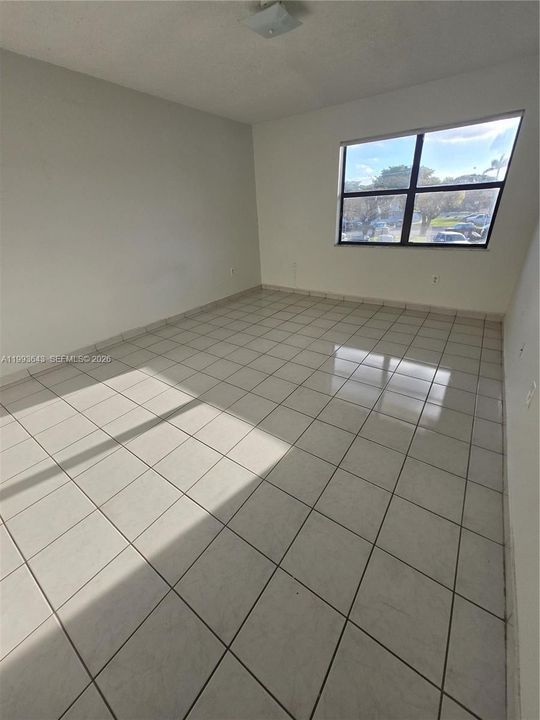 В аренду: $2,050 (2 спален, 2 ванн, 950 Квадратных фут)