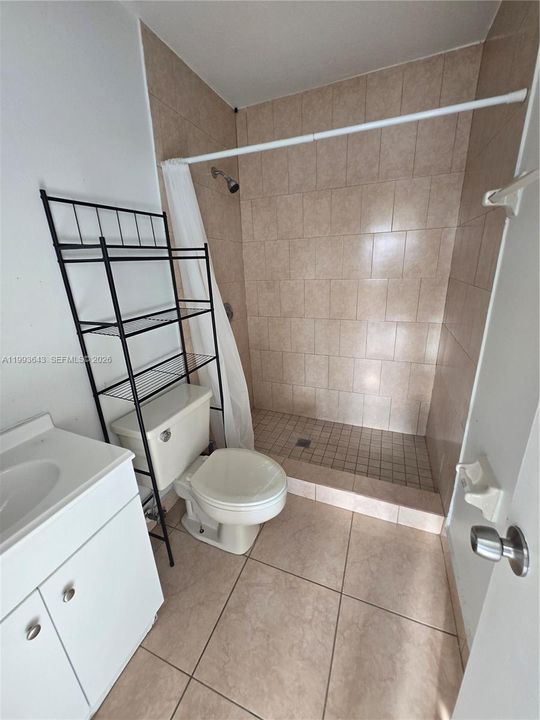 В аренду: $2,050 (2 спален, 2 ванн, 950 Квадратных фут)